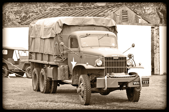 1940s Vehicles and re-enactors taking part in the Halfpenny Green At War event