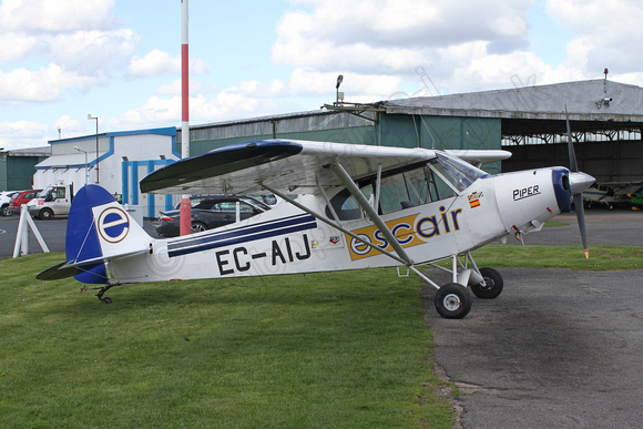 Unusual Spanish visitor to Halfpenny Green in the shape of EC-AIJ Piper PA-18A-135 Super Cub