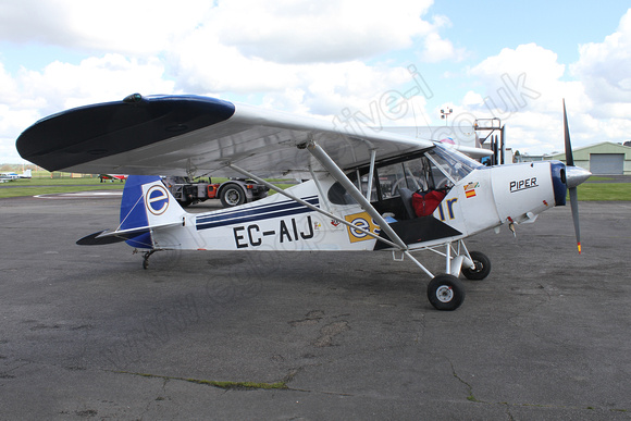Unusual Spanish visitor to Halfpenny Green in the shape of EC-AIJ Piper PA-18A-135 Super Cub